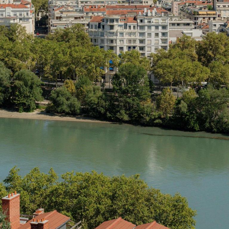 Hôtel Fort St Laurent Lyon - Handwritten Collection - Suite Junior Deluxe - Vue sur Rhône - 4