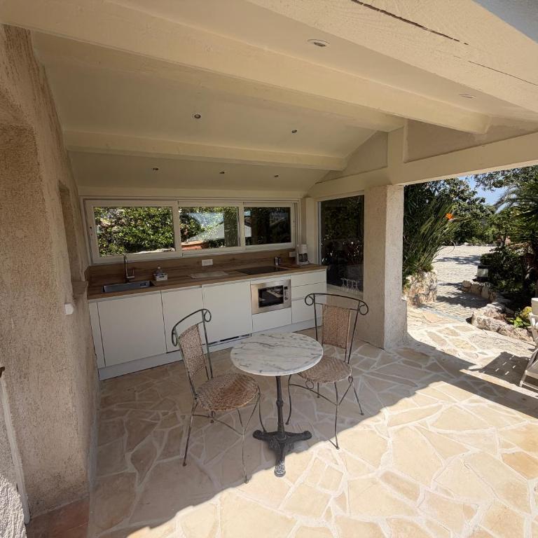 La Bergerie B&B - Studio - Vue sur Mer - 4
