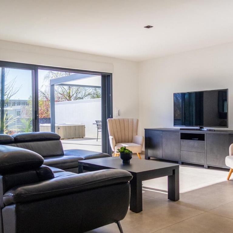 Magnifique Duplex avec Spa privé - Appartement - 18