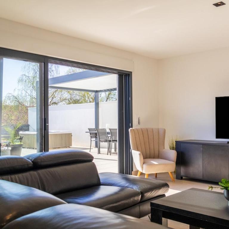 Magnifique Duplex avec Spa privé - Appartement - 5