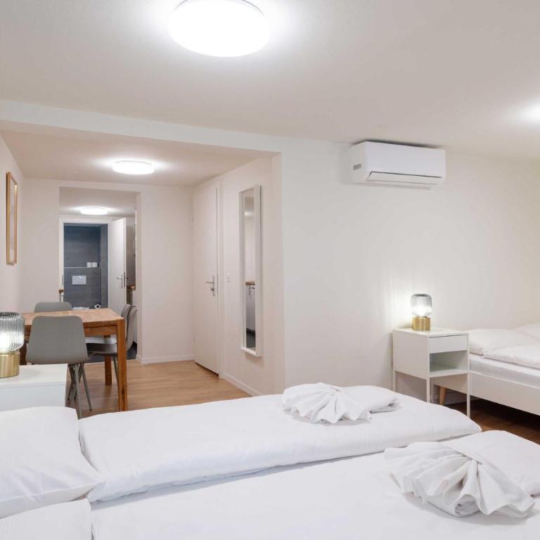HITrental Old Town Apartments - Studio A - 3