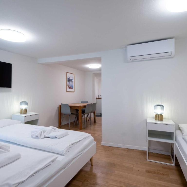 HITrental Old Town Apartments - Studio A - 4