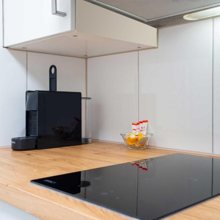 HITrental Old Town Apartments - Studio A - 6