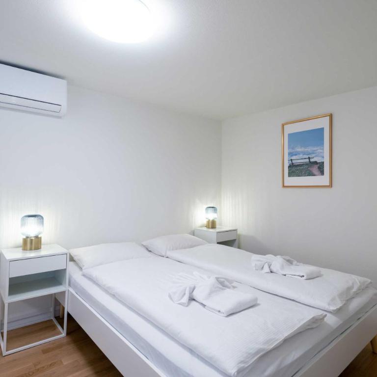 HITrental Old Town Apartments - Studio A - 7