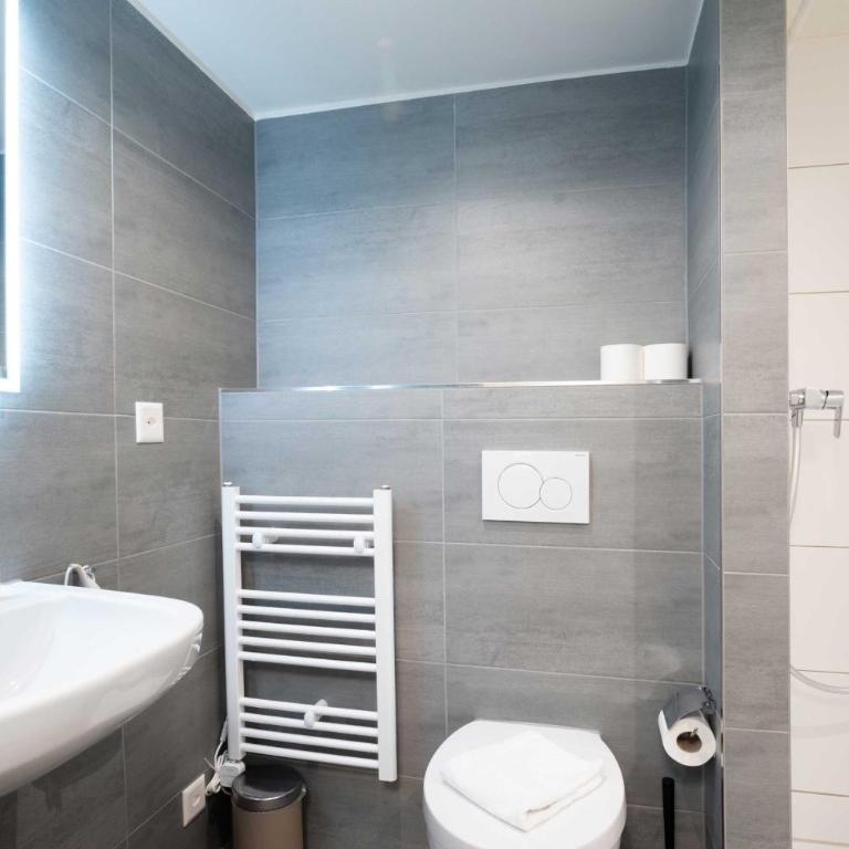 HITrental Old Town Apartments - Studio A - 11