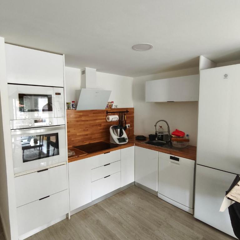 Fantástico apartamento en Alicante pegado al mar - Two-Bedroom Apartment - 1