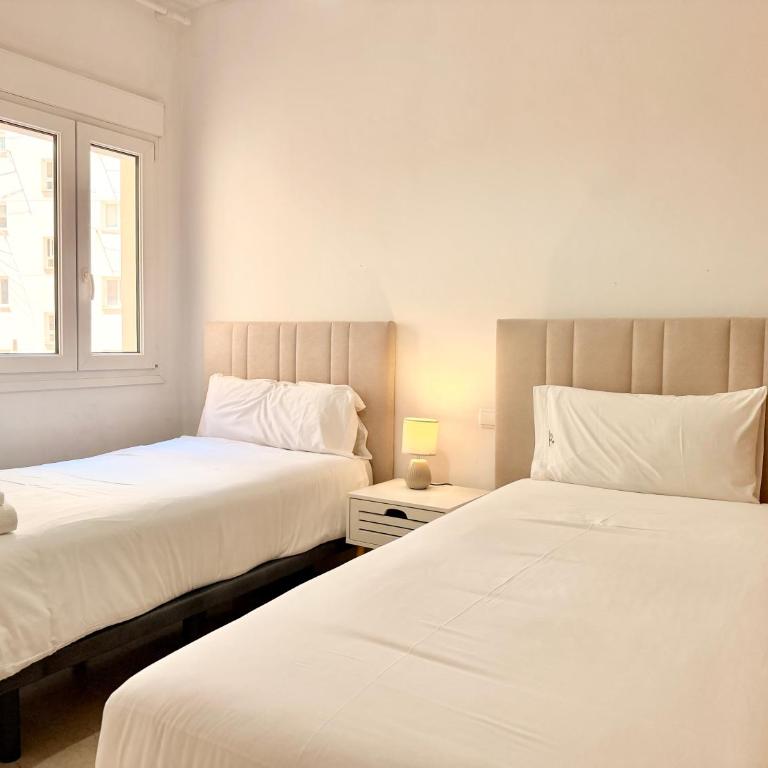 Stunning Apartment With Sea Views - EaW Homes - Appartement - 9