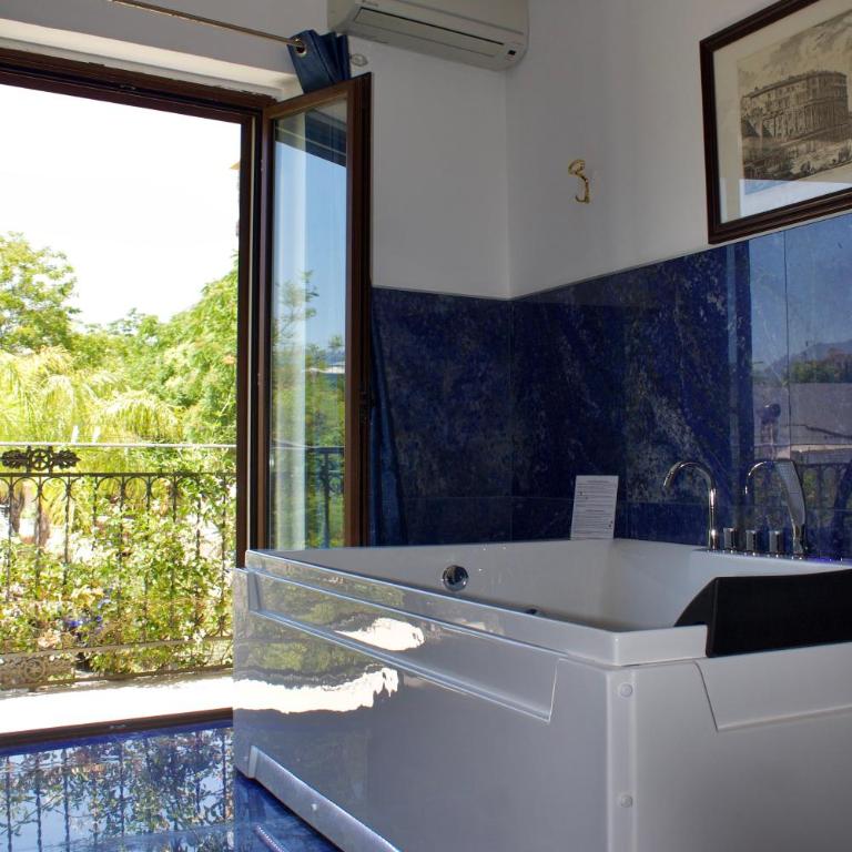 Cannatella's Mansion - King Suite with Spa Bath - 4