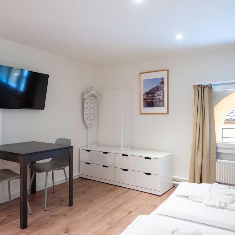 HITrental Old Town Apartments - Studio F - 2