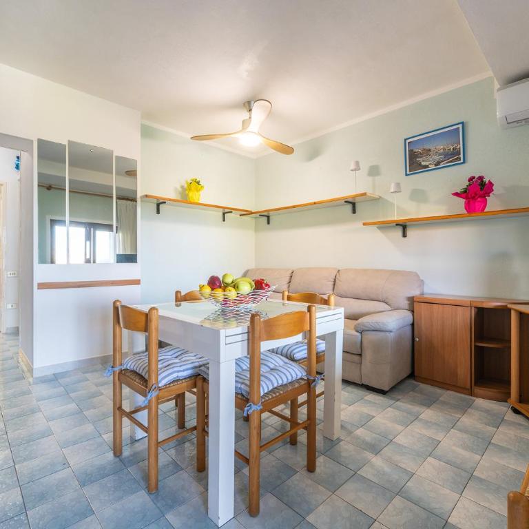 AffittaSardegna-Trilo Maestrale - Appartamento con 2 Camere da Letto - 2