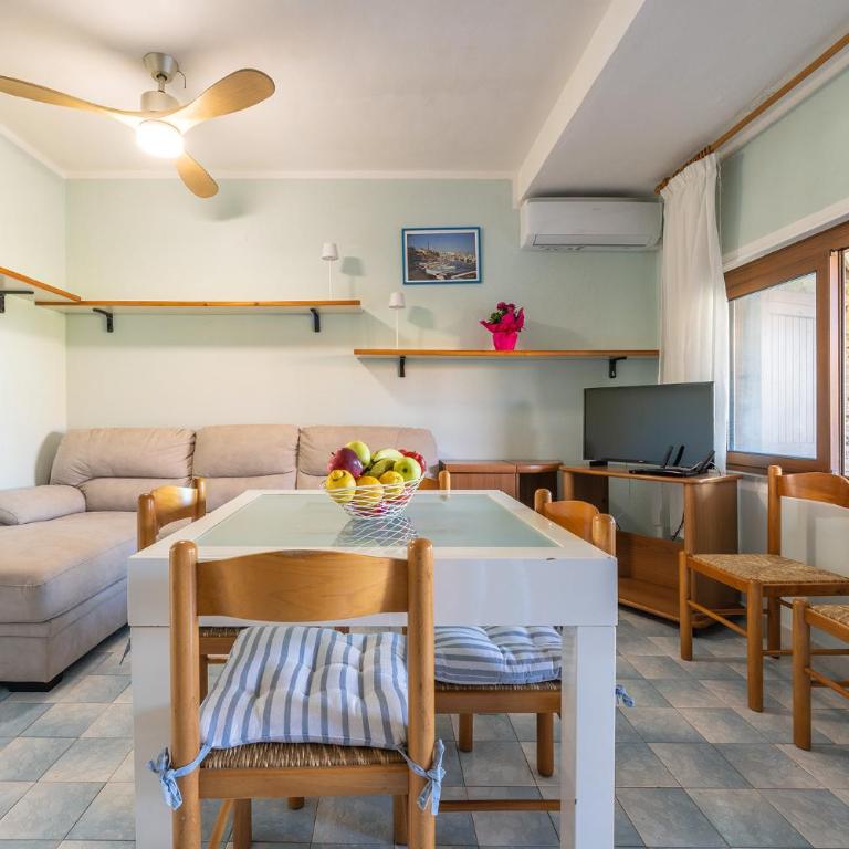 AffittaSardegna-Trilo Maestrale - Appartamento con 2 Camere da Letto - 10