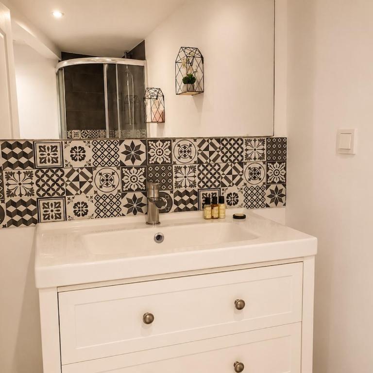 Belle vue médiévale ,climatisé,parking -CB - Appartamento con 2 Camere da Letto - 9