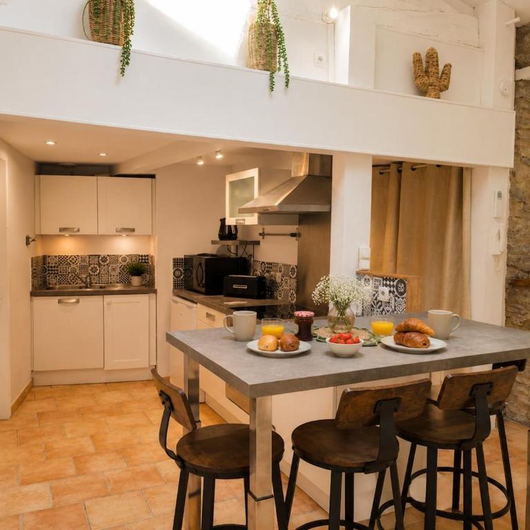 Belle vue médiévale ,climatisé,parking -CB - Appartamento con 2 Camere da Letto - 12