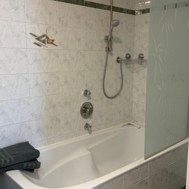 Familienoase mit Garten - 5 Gehminuten zum Millstätter See - Apartment mit 1 Schlafzimmer und Garten - 12