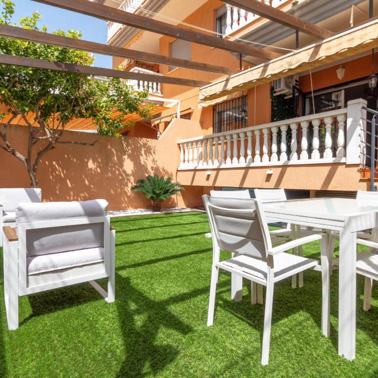 Global Vacacional, planta baja con gran terraza y urbanizacion con piscina - Appartement - Rez-de-Chaussée - 1