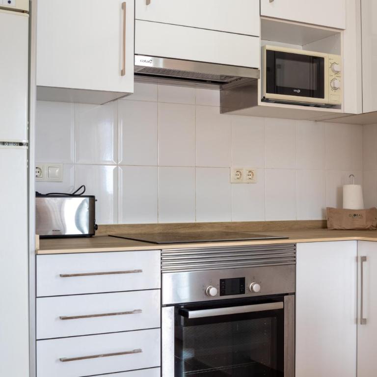 Global Vacacional, Atico en la playa de Canet con gran terraza - Appartamento - 7