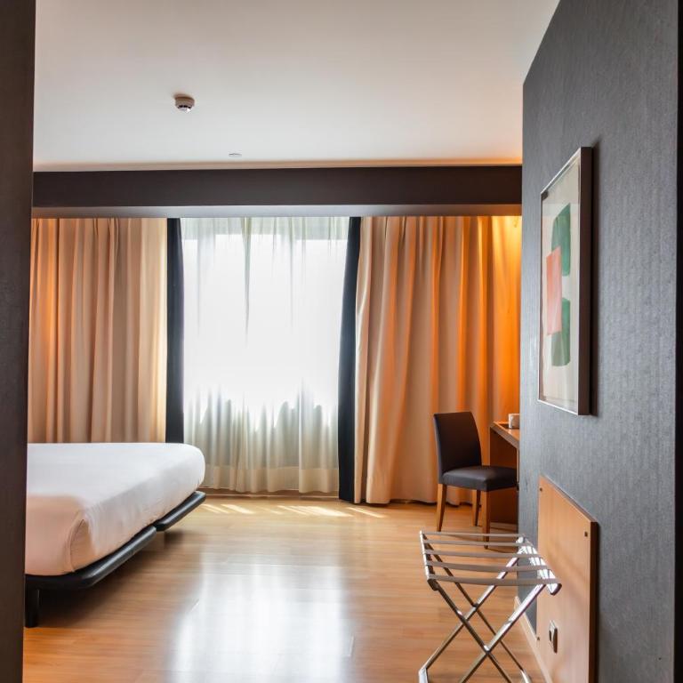 Hotel Barcelona Universal - Habitación Triple - 6