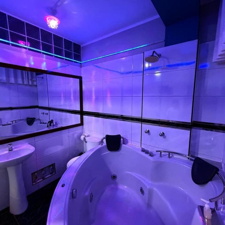 Horus Suite Hotel - Suite with Hot Tub - 4