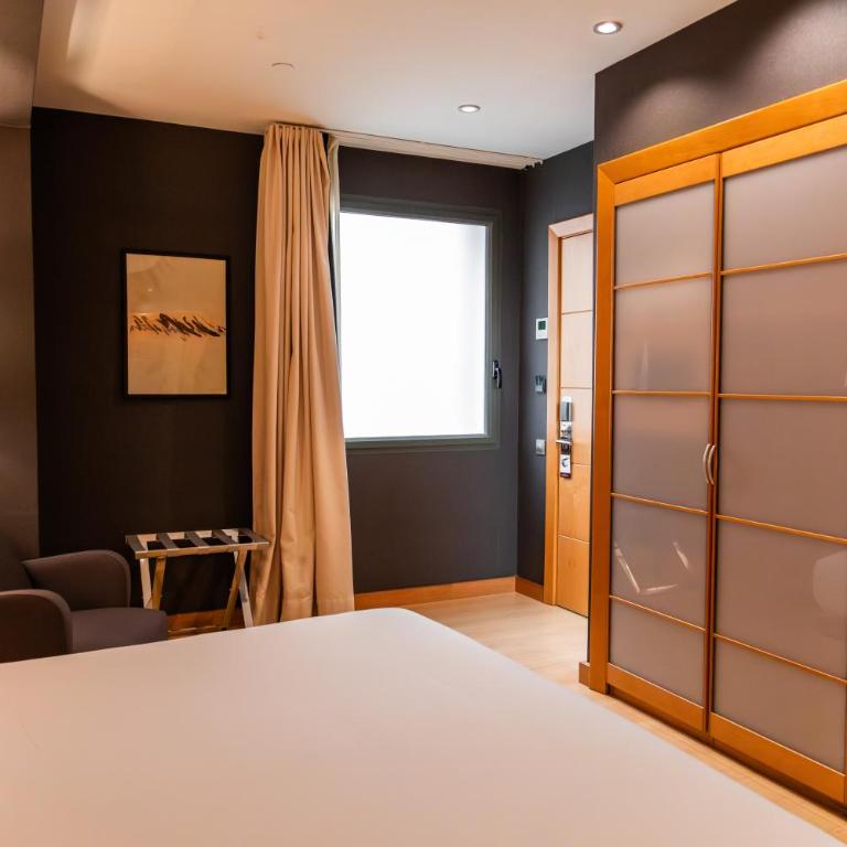 Hotel Barcelona Universal - Habitación Doble Estándar - 1 o 2 camas - 10