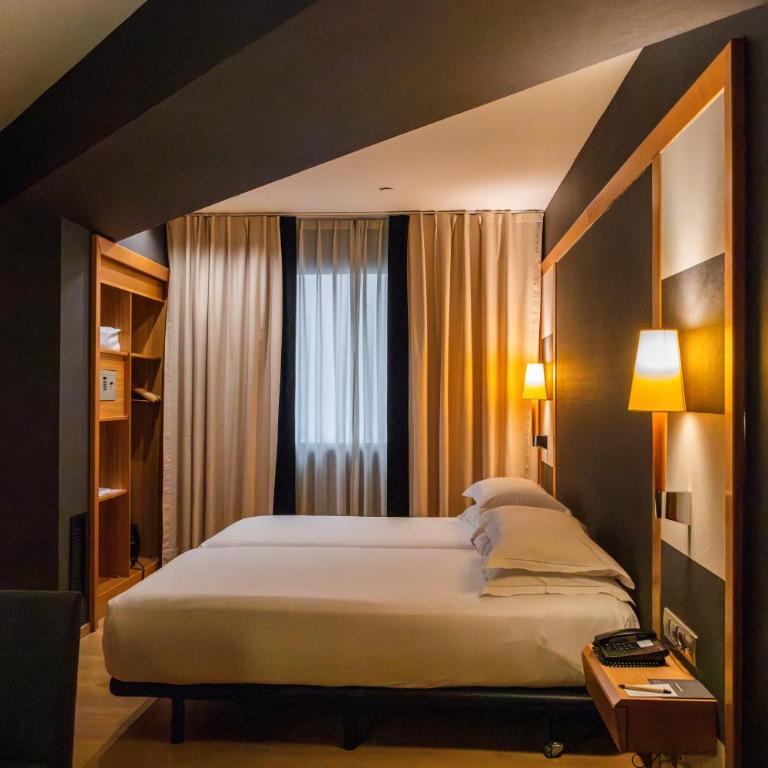 Hotel Barcelona Universal - Habitación Doble Estándar - 1 o 2 camas - 11