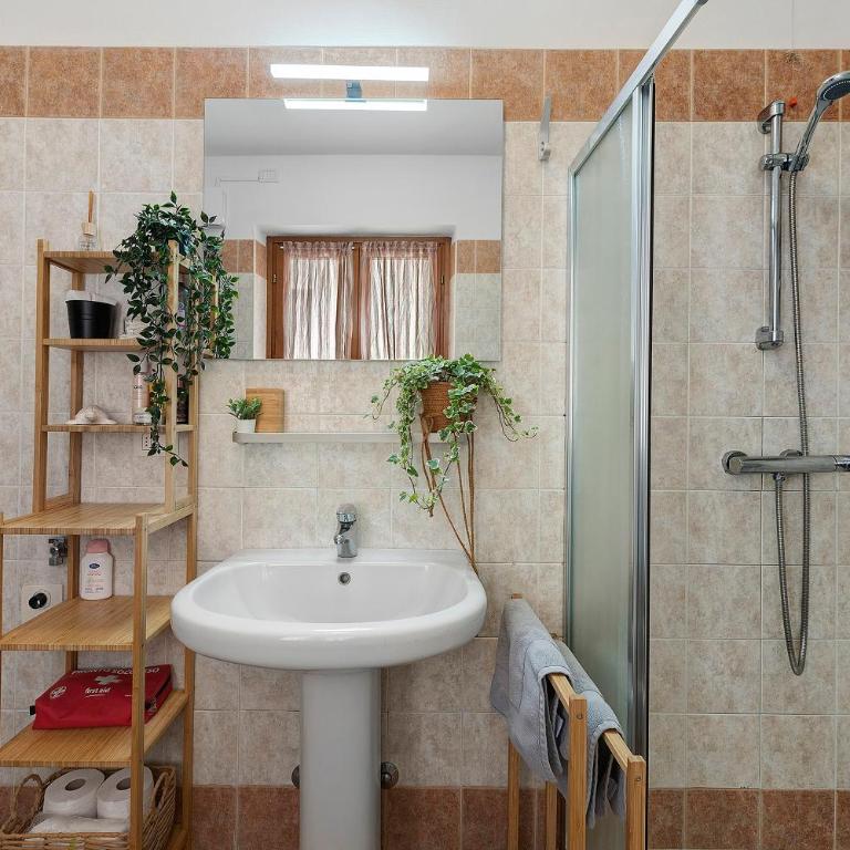 Bee Home In Verona - Casa con 2 Camere da Letto - 13