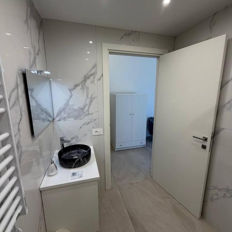 Kyma Rooms Olbia - Camera Matrimoniale con Bagno Privato - 5
