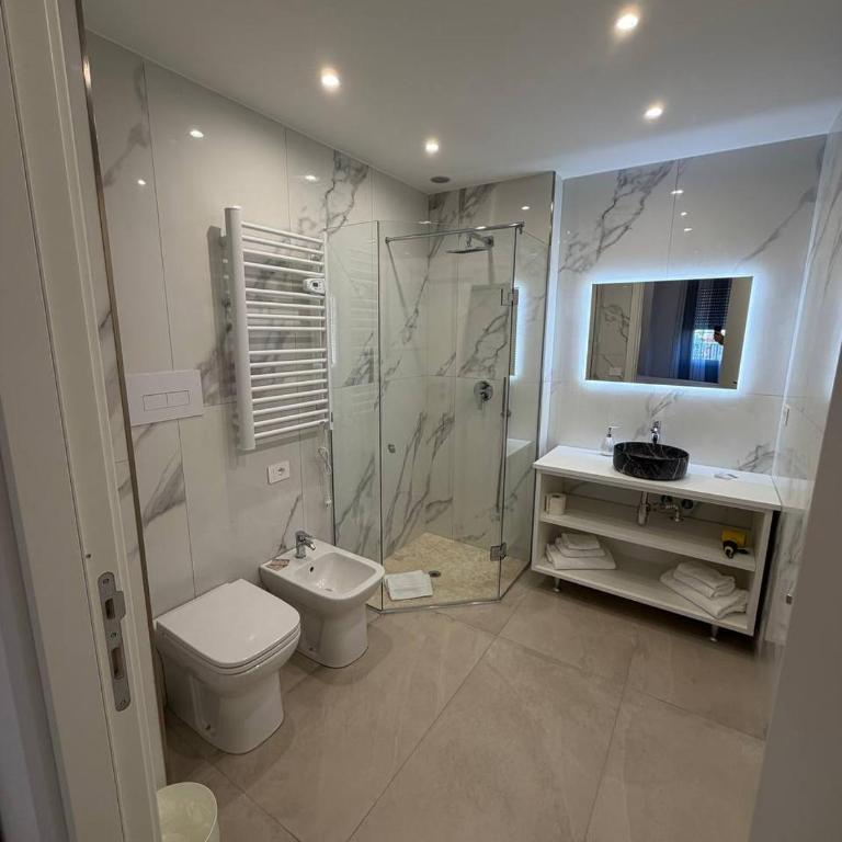 Kyma Rooms Olbia - Camera Matrimoniale con Bagno Privato - 3