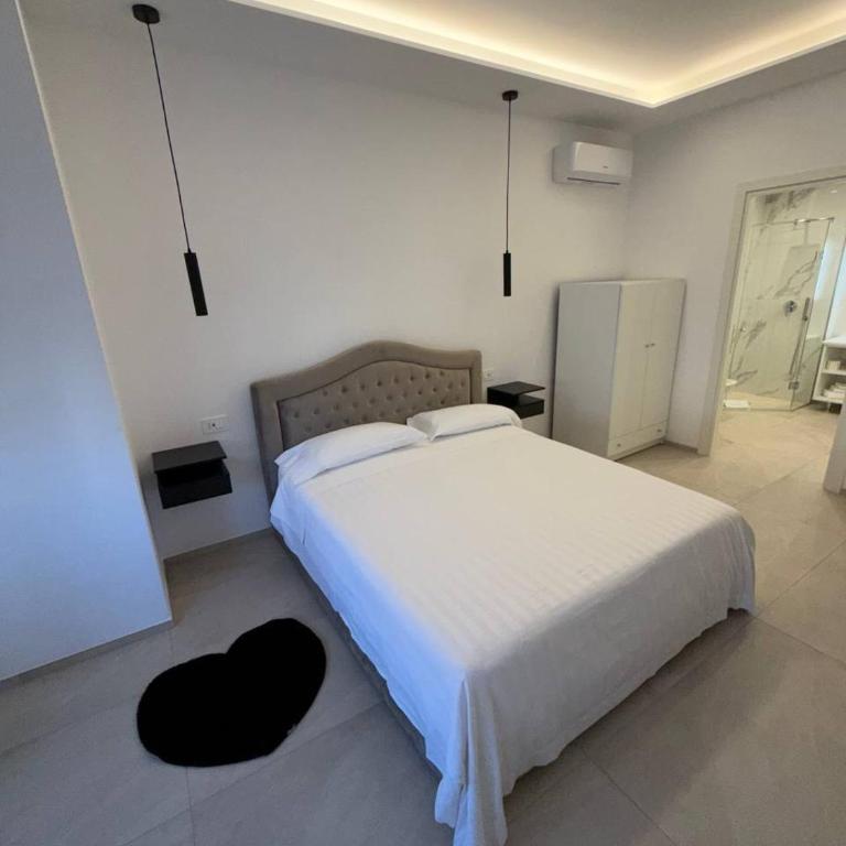 Kyma Rooms Olbia - Camera Matrimoniale con Bagno Privato - 1
