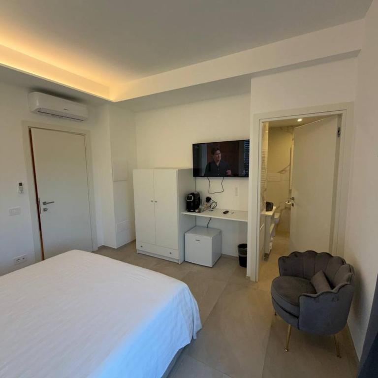 Kyma Rooms Olbia - Camera Matrimoniale con Bagno Privato - 4