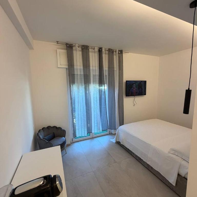 Kyma Rooms Olbia - Camera Matrimoniale con Bagno Privato - 4