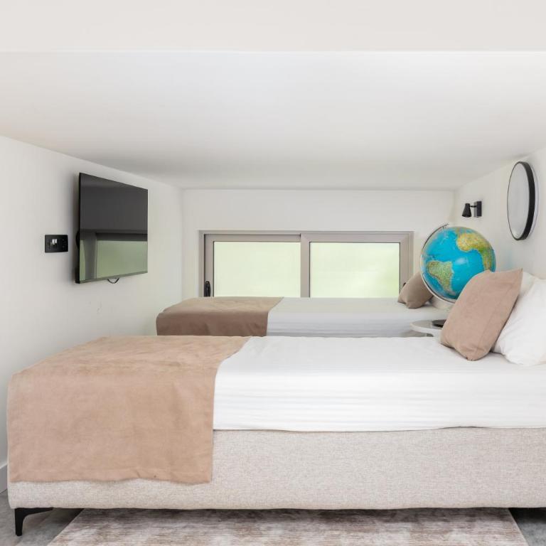 Pure Bay Montenegro Beach House - Two-Bedroom Beachfront Villa - 28