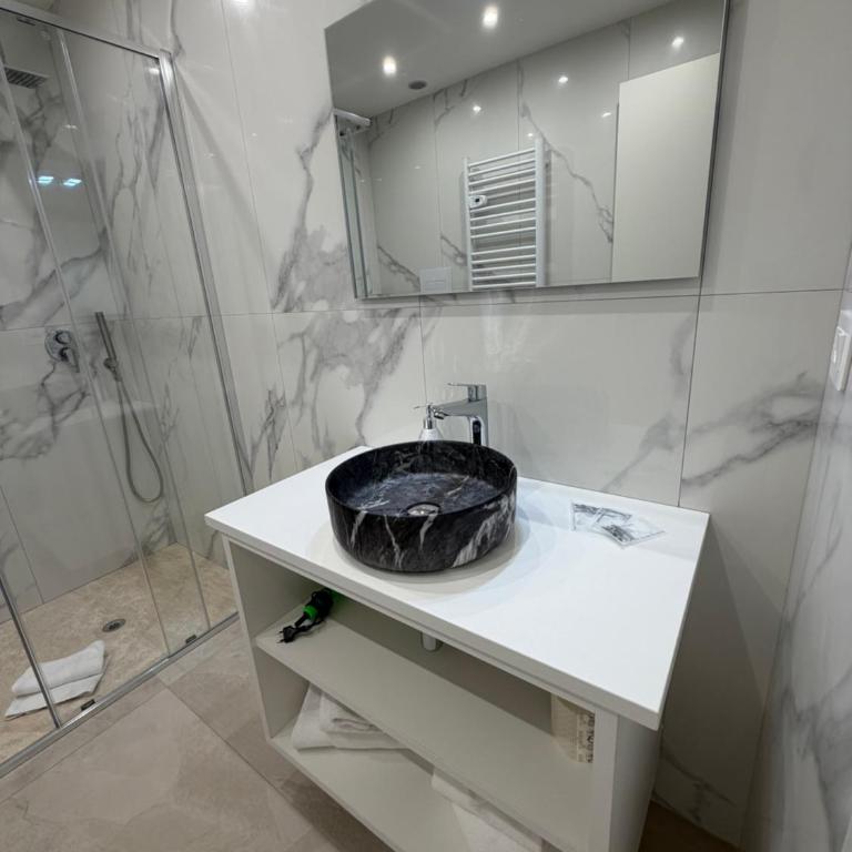 Kyma Rooms Olbia - Camera Matrimoniale con Bagno Privato - 1