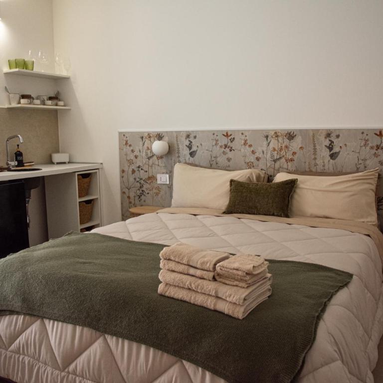 Casa Daquigno - Boutique Rooms & Garden - Camera Tripla Deluxe - 9