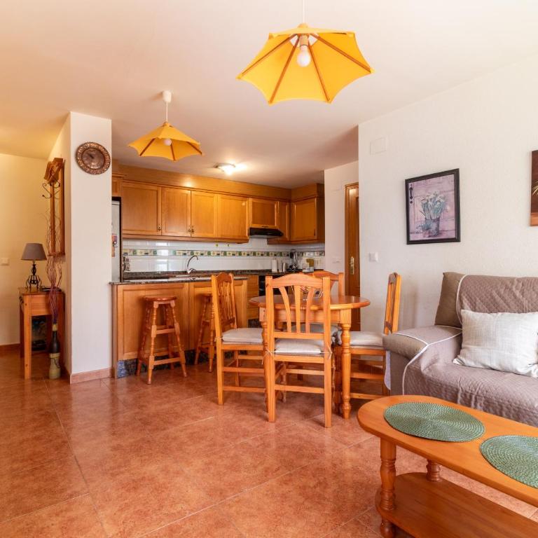 Global Vacacional: Apartamento familiar con piscina y terraza en Canet - Apartment - 4