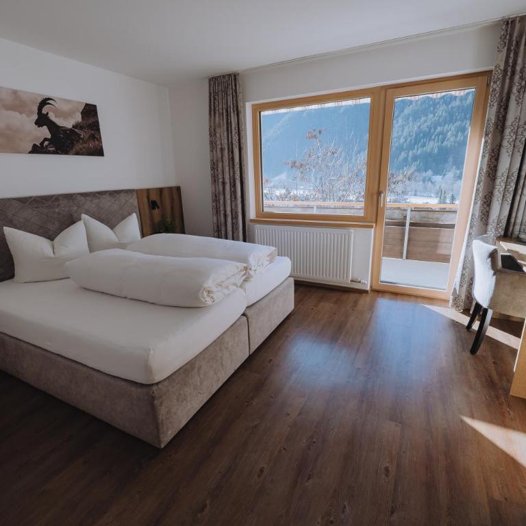 Sonnenhang Montafon - Comfort Doppelzimmer mit Balkon - 4