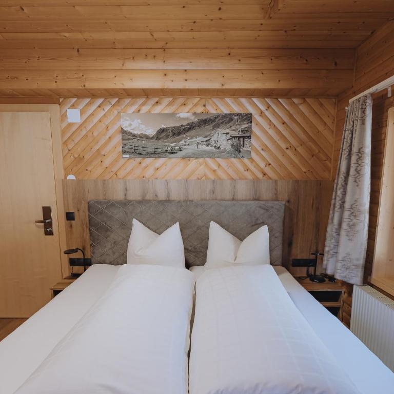 Sonnenhang Montafon - Großes Doppelzimmer - 12