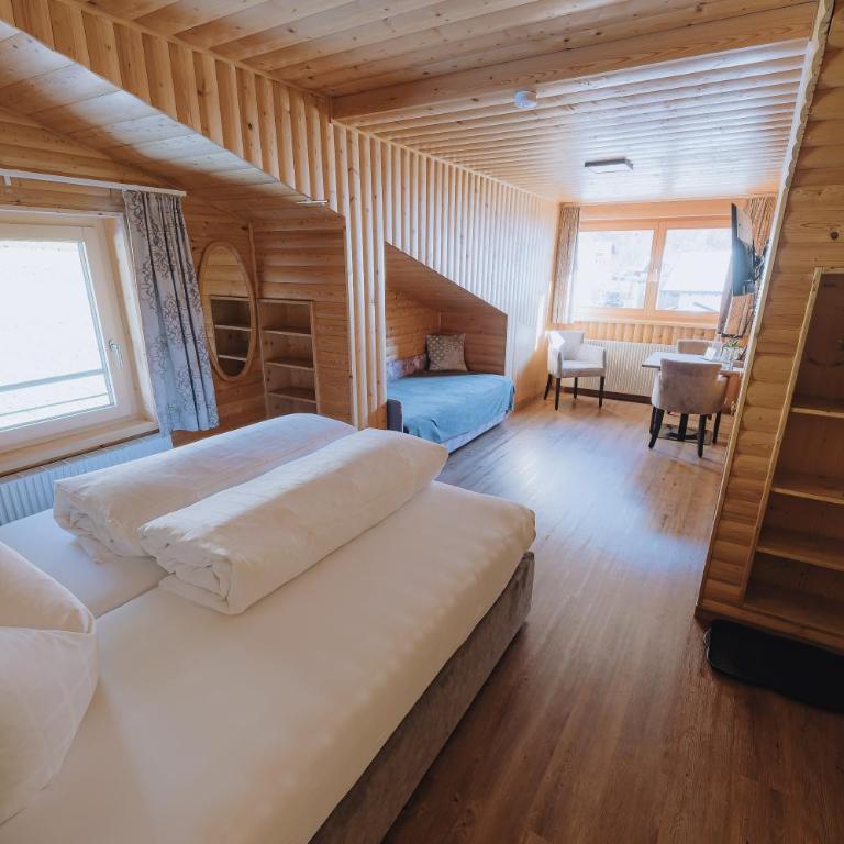 Sonnenhang Montafon - Großes Doppelzimmer - 9