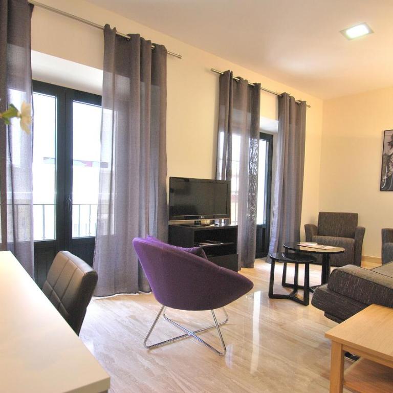 Apartamentos Living Sevilla Centro Maestranza - Apartamento Deluxe de 3 dormitorios - 19