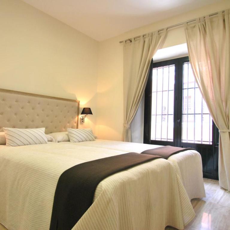Apartamentos Living Sevilla Centro Maestranza - Apartamento Deluxe de 3 dormitorios - 17