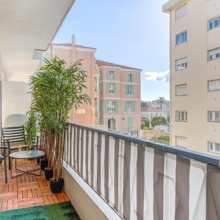 Beautiful apartment close to beaches and palaces - Apartment - 11