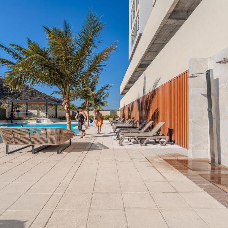 Amplia Suite Moderna con balcón cerca al mar - One-Bedroom Apartment - 30