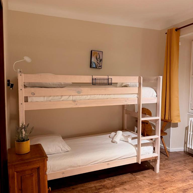 Savoy Hotel & Restaurant - Chambre Triple - 3