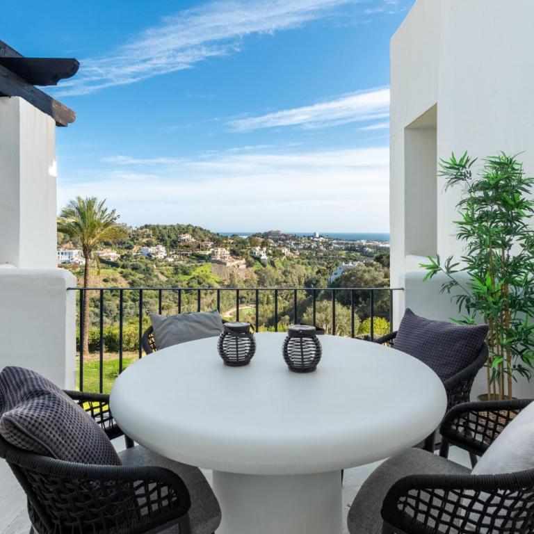 Luxury 3-Bed Penthouse Retreat with Sea & Golf Views - Apartamento de 3 dormitorios con vistas al mar - 28