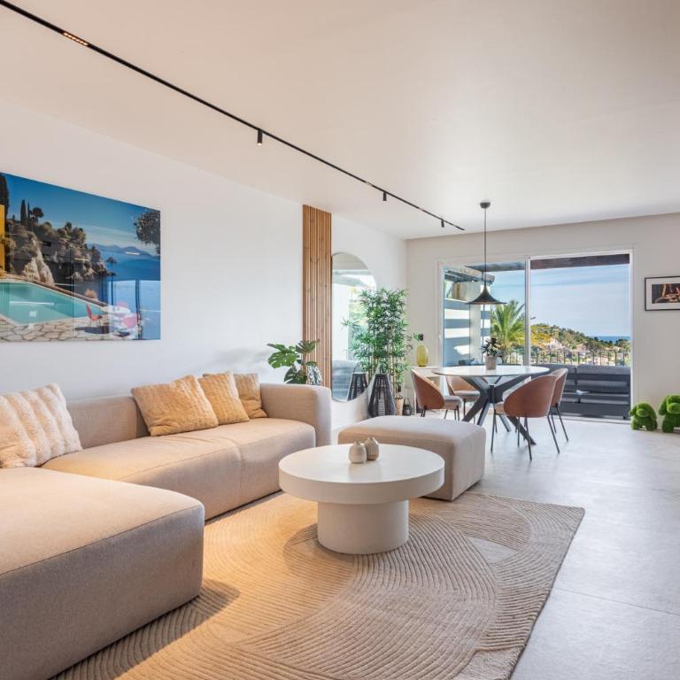 Luxury 3-Bed Penthouse Retreat with Sea & Golf Views - Apartamento de 3 dormitorios con vistas al mar - 4
