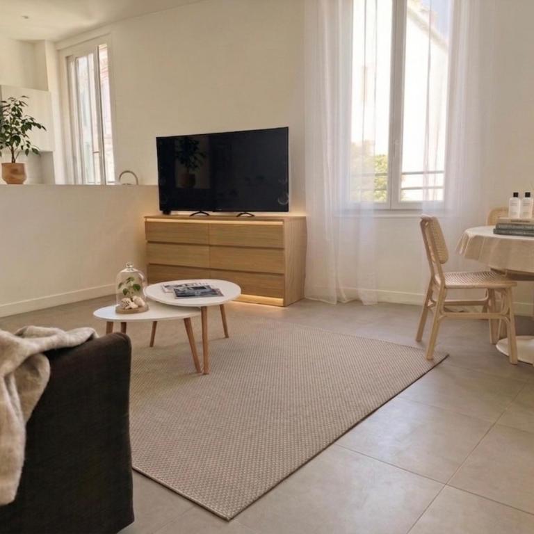 Appartement avec vue mer, refait à neuf - climatisé - parking privé - Appartement 1 Chambre - 1