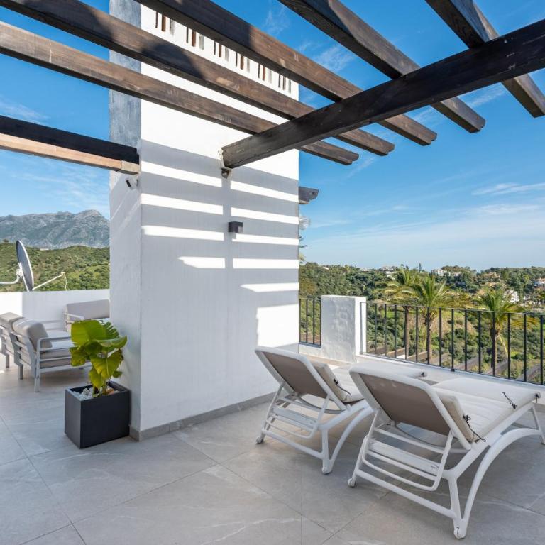 Luxury 3-Bed Penthouse Retreat with Sea & Golf Views - Apartamento de 3 dormitorios con vistas al mar - 22