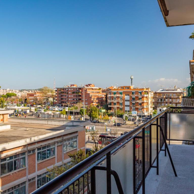 Cornelia Apartment Near Metro A - Appartamento con 2 Camere da Letto - 16