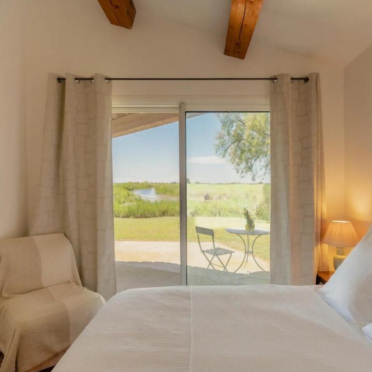 La Maison blanche de Camargue - Villa - Vue sur Jardin - 7