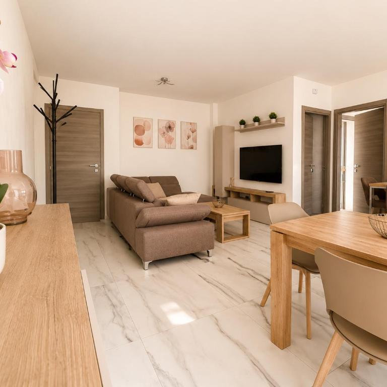 Villa Diamante, Spacious Comfort Villa on Lake Como with Garden, Garage & AC - Villa Superior - 14
