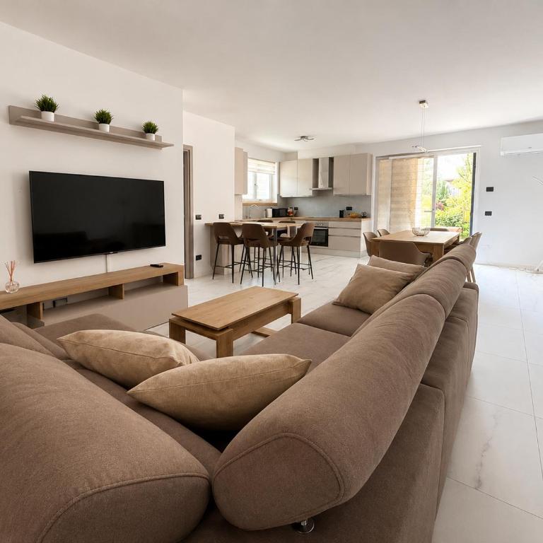 Villa Diamante, Spacious Comfort Villa on Lake Como with Garden, Garage & AC - Villa Superior - 17